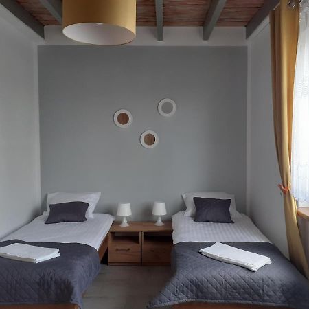 Apartamenty Roza Wiatrow Solec-Zdrój Kültér fotó
