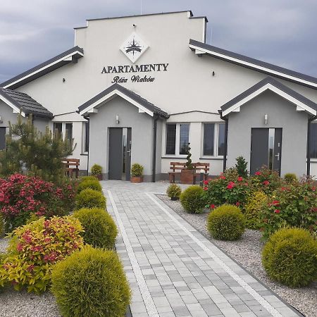 Apartamenty Roza Wiatrow Solec-Zdrój Kültér fotó