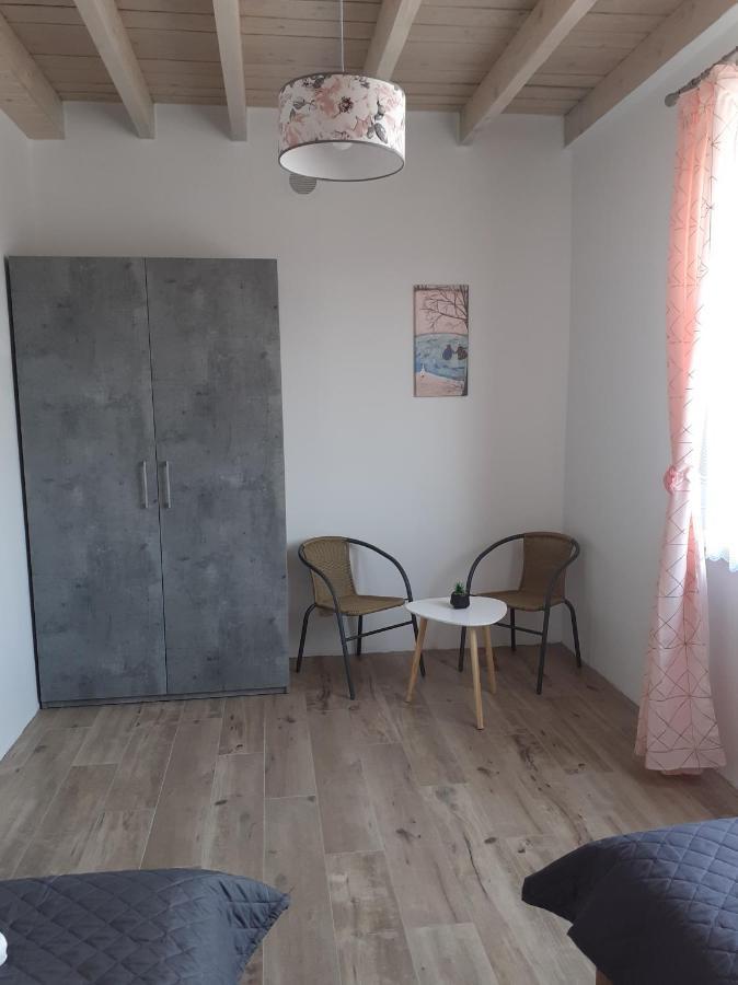 Apartamenty Roza Wiatrow Solec-Zdrój Kültér fotó