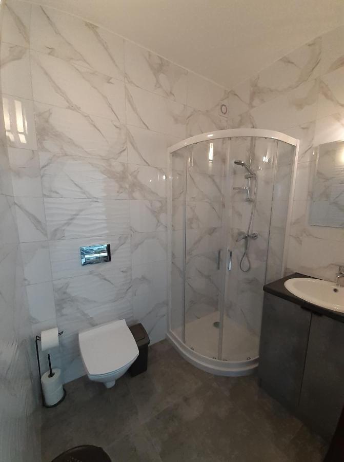 Apartamenty Roza Wiatrow Solec-Zdrój Kültér fotó