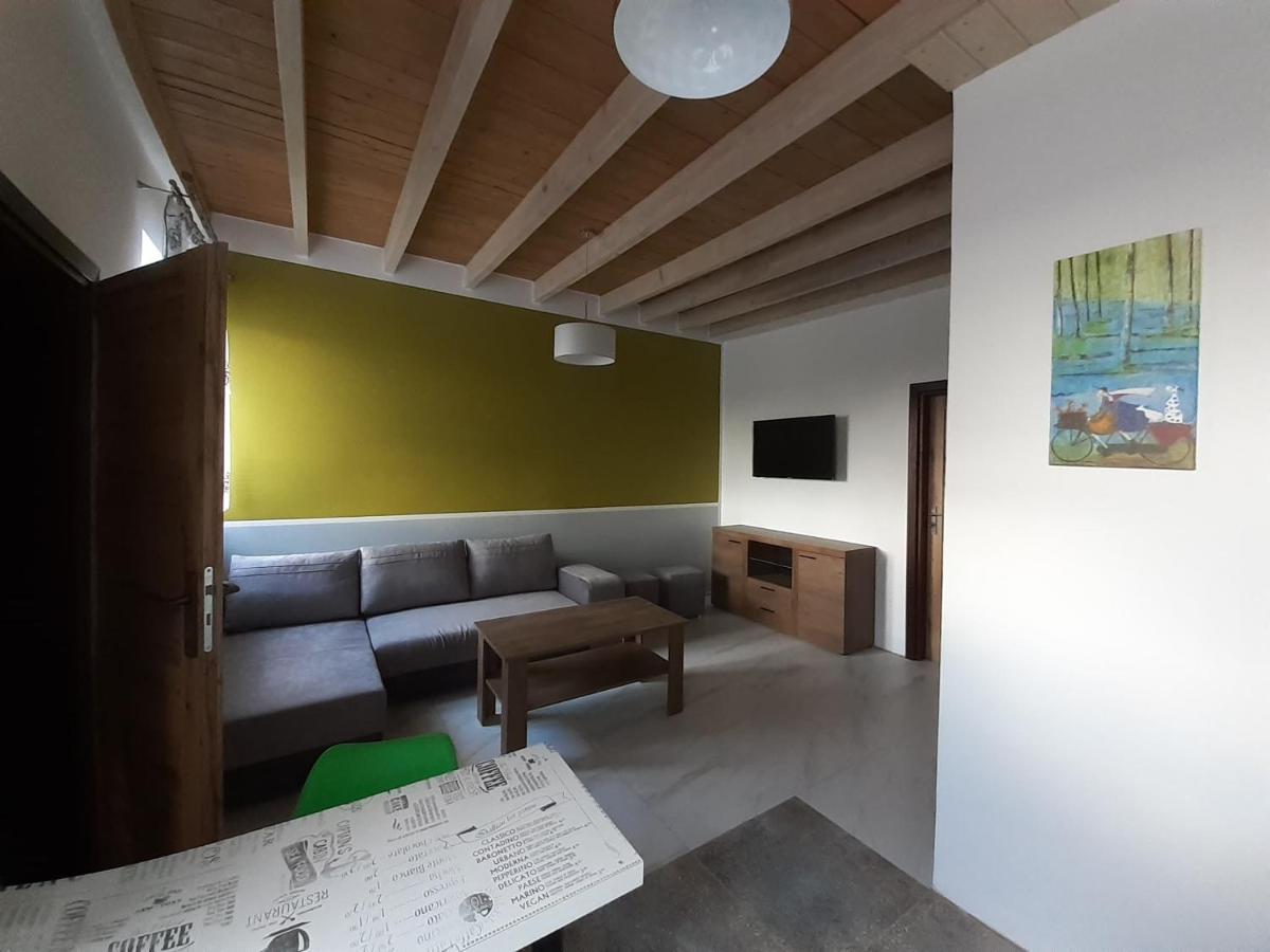 Apartamenty Roza Wiatrow Solec-Zdrój Kültér fotó